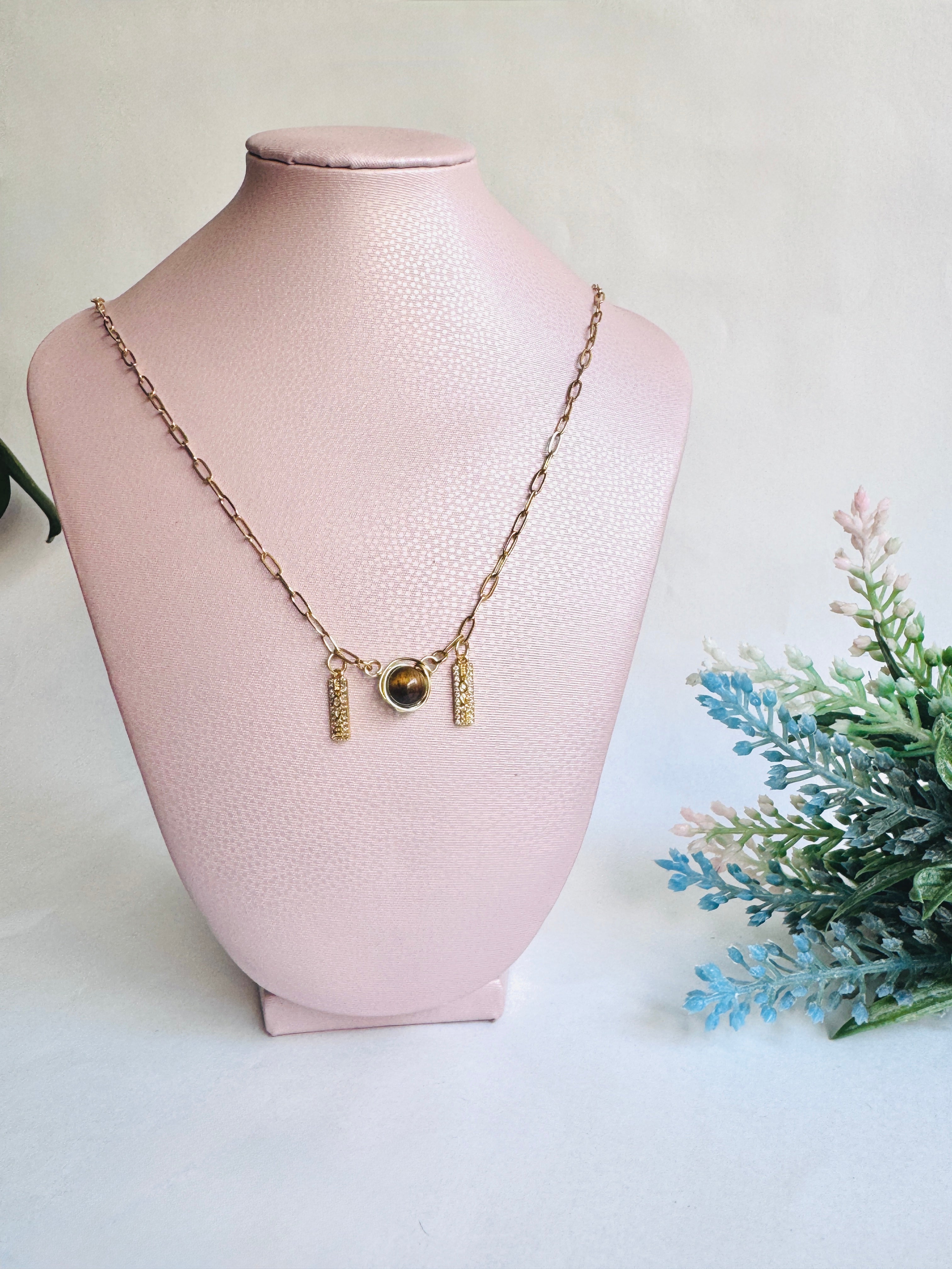 Collar ojo tigre love