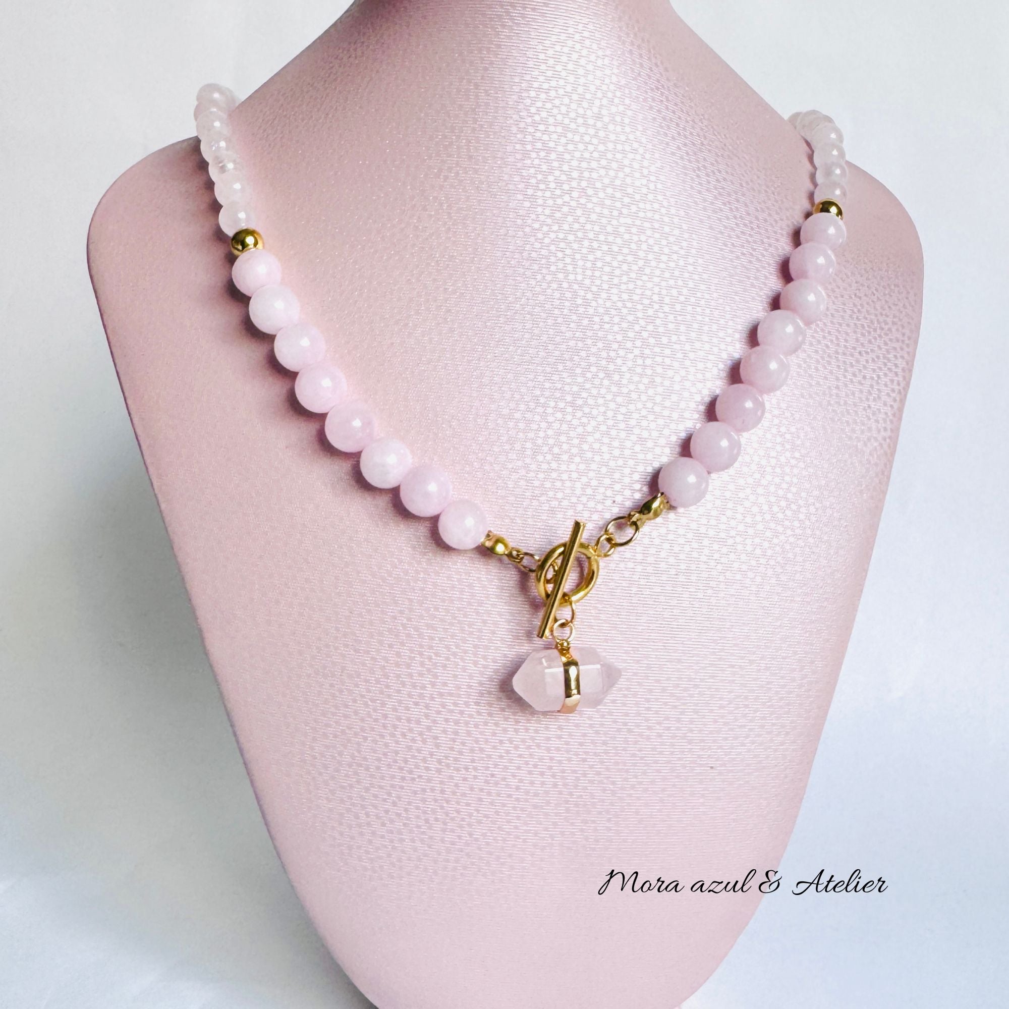Collar infinito rosa pastel