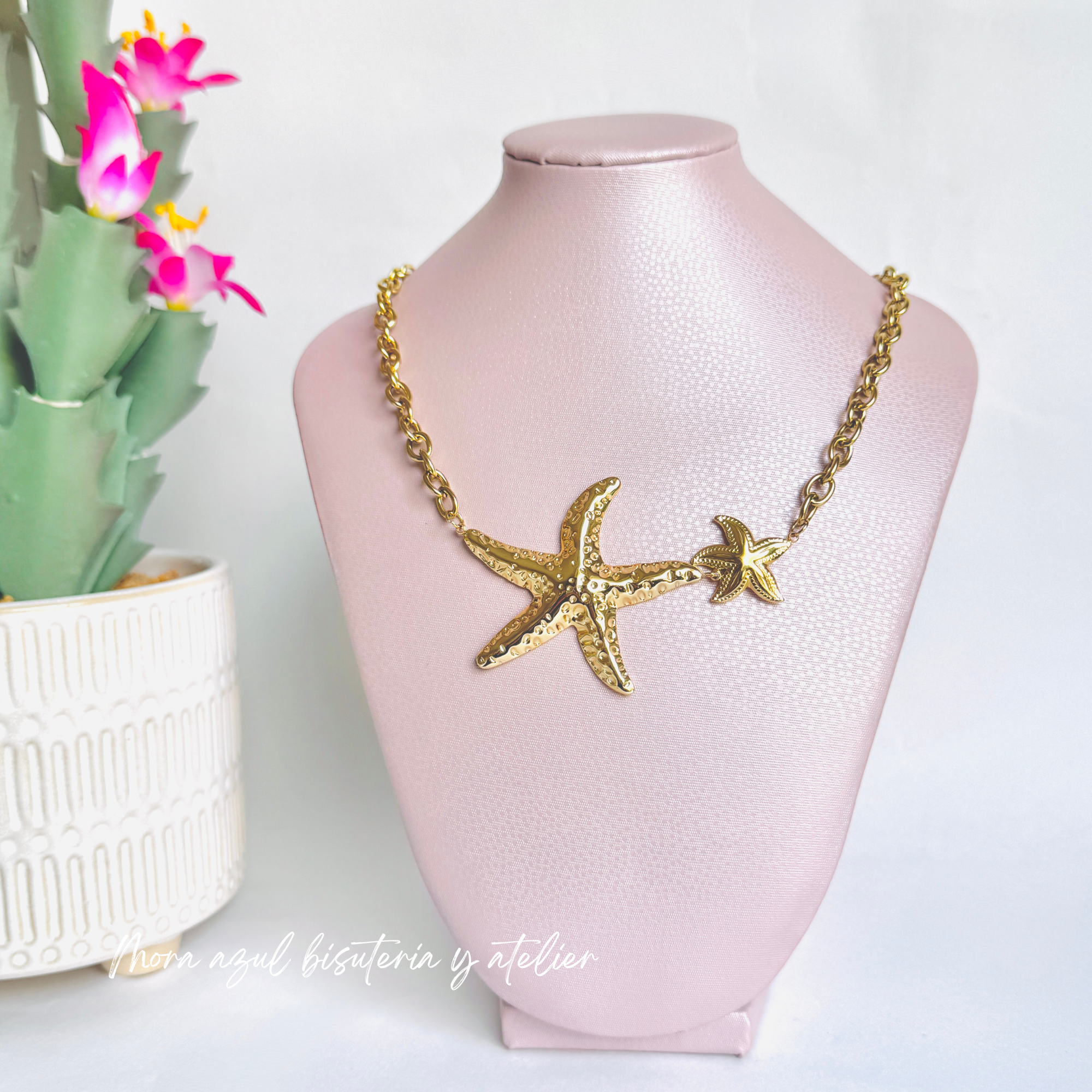 Collar estrellas doradas