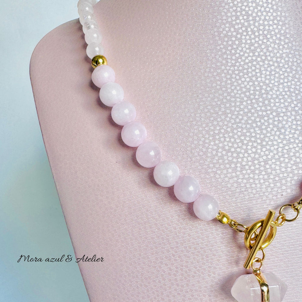 Collar infinito rosa pastel