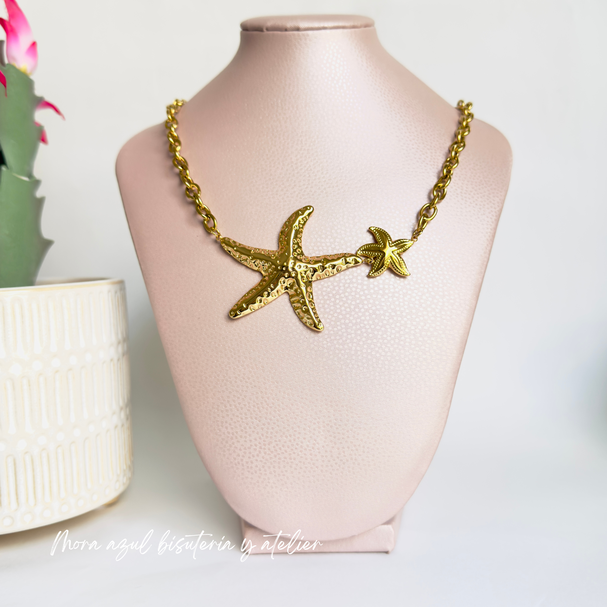 Collar estrellas doradas