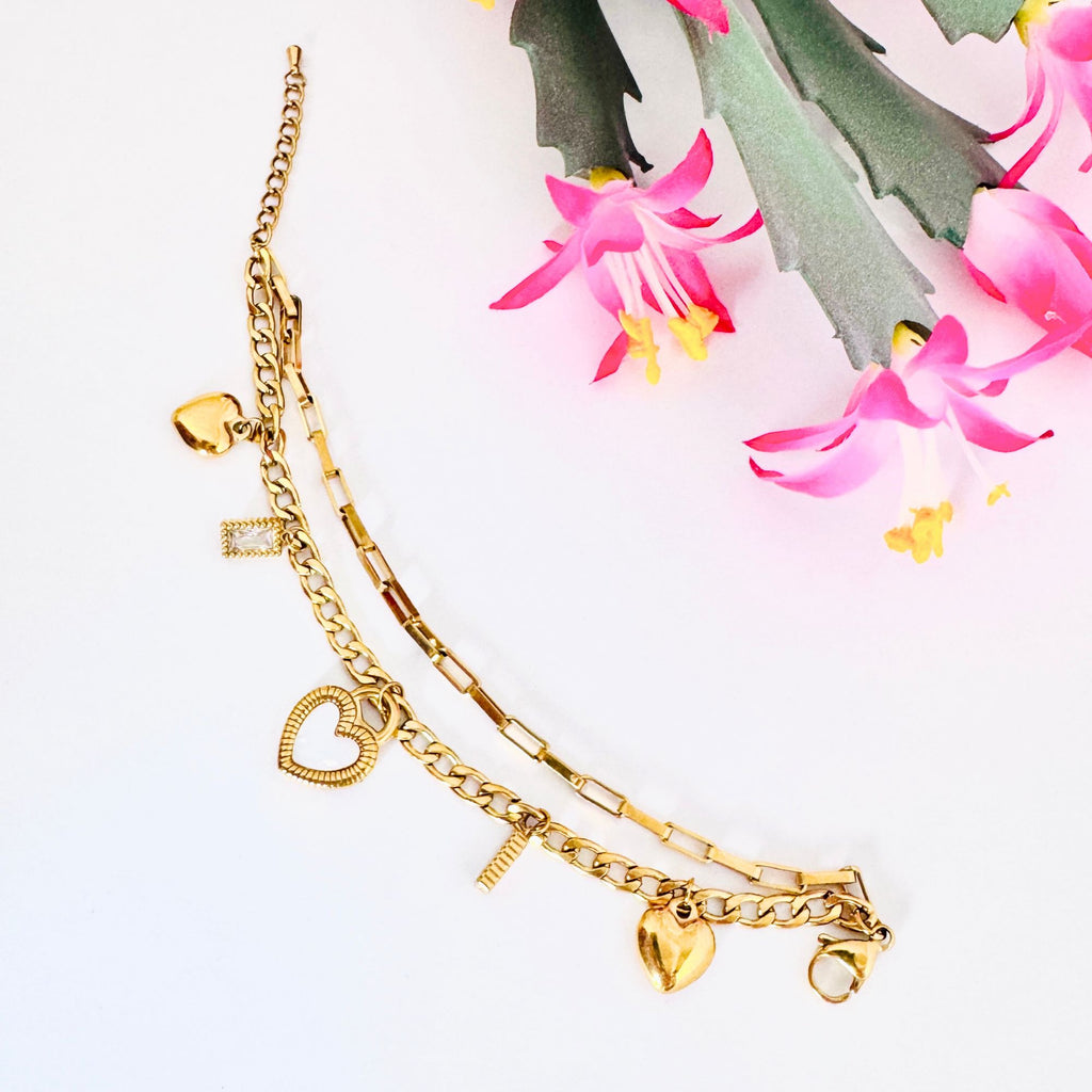 Pulsera doble de corazones