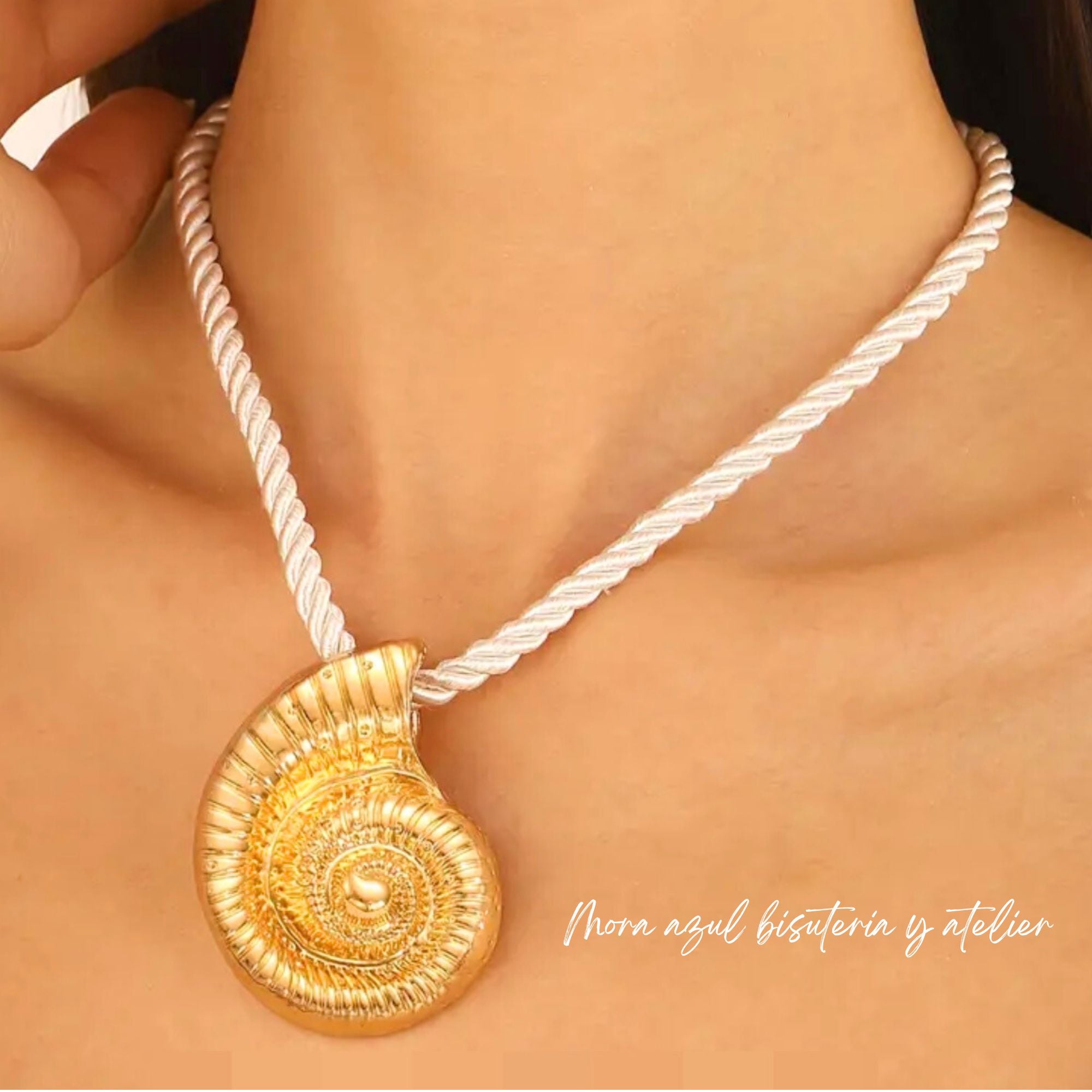 Juego de collar y anillo caracol de verano